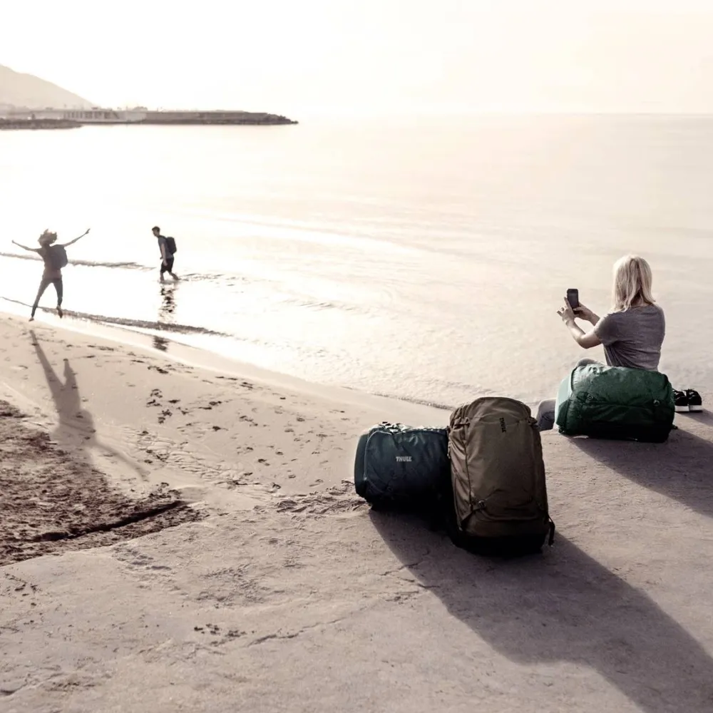Best Thule Landmark Travel Pack 40L Hazy Green