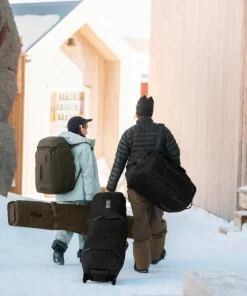 New Thule Roundtrip Snow Duffel 80L Black